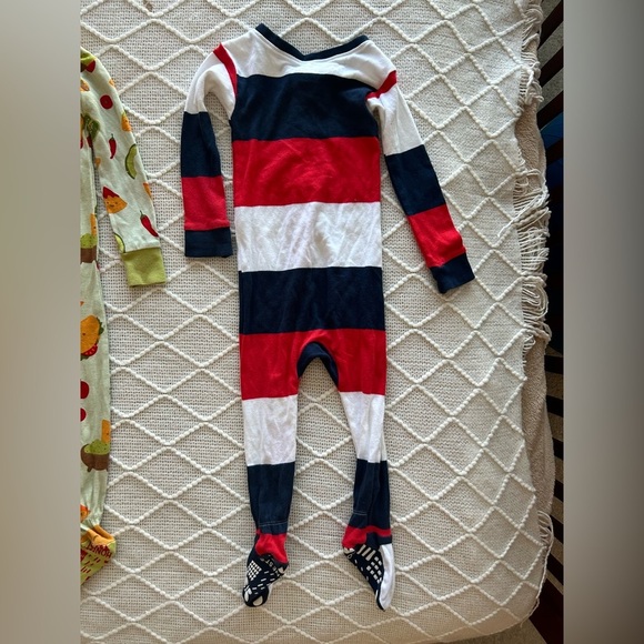 The Honest Company Baby Organic Cotton Sleep and Play pajamas. Size 24 months. - Picture 6 of 11